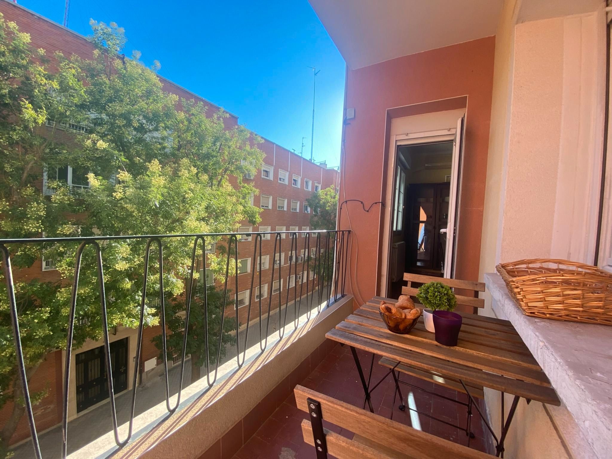 Terrassa de Pis de lloguer en  Madrid Capital amb Aire condicionat, Calefacció i Moblat