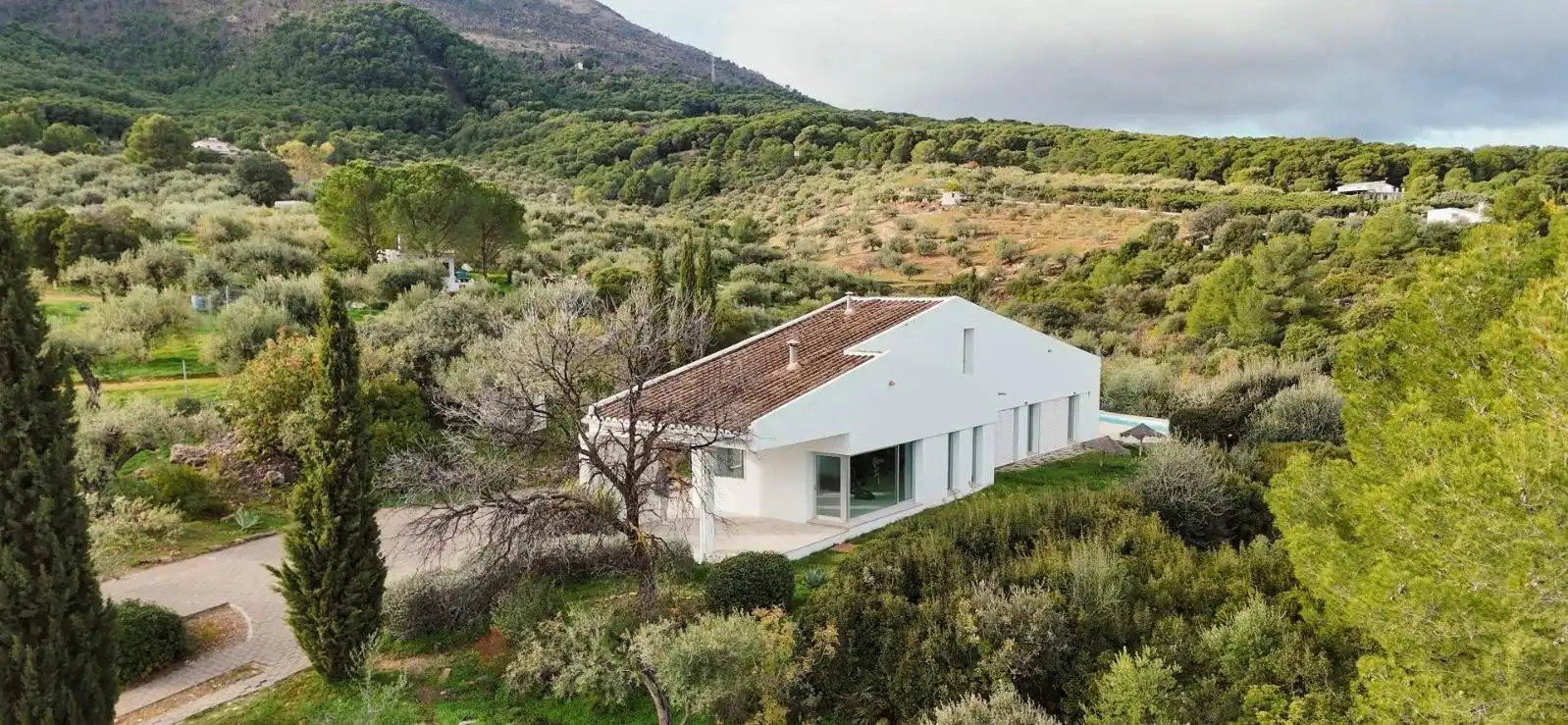 Vista exterior de Casa o chalet en venta en Alhaurín El Grande con Calefacción, Terraza y Piscina