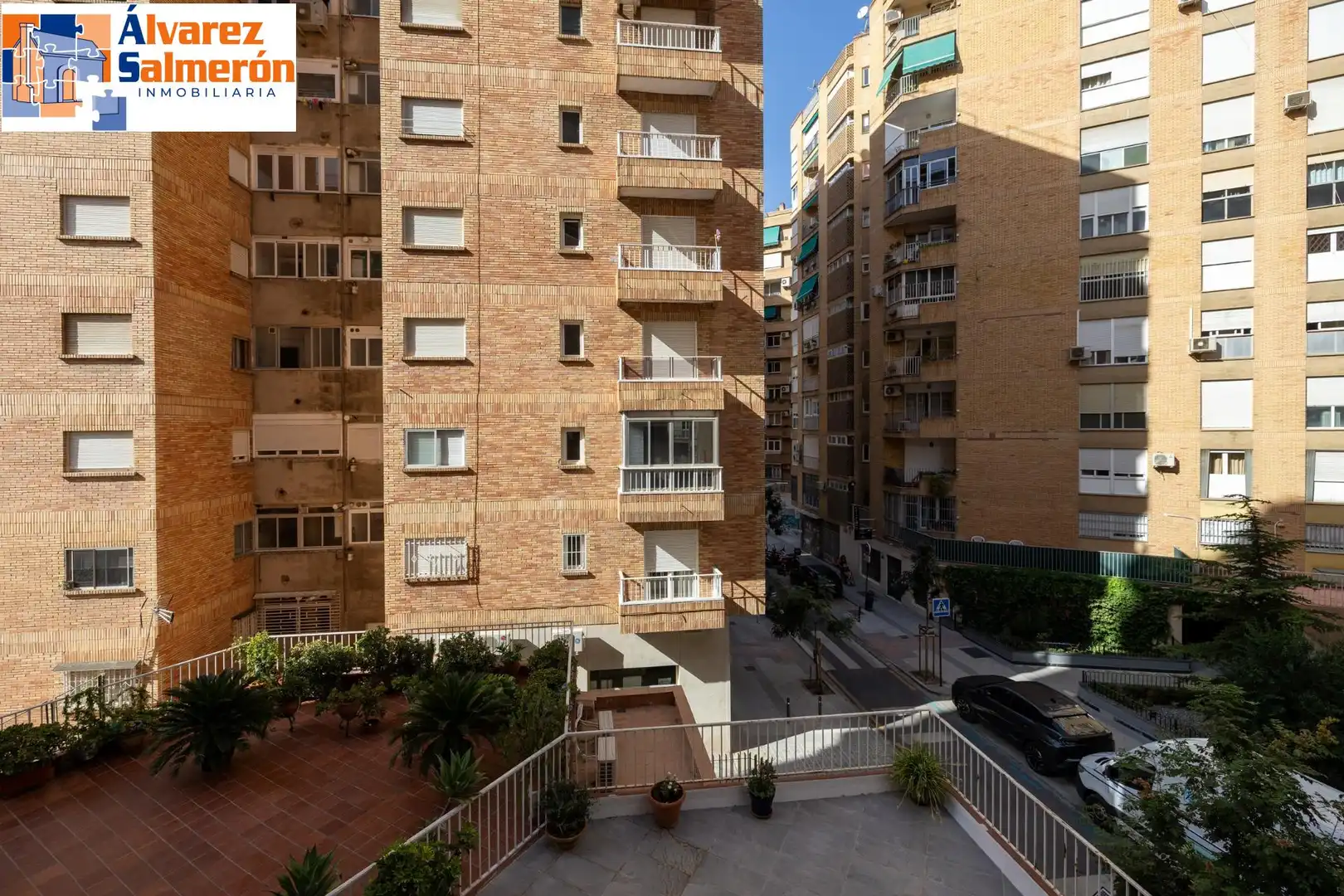 Außenansicht von Wohnung zur Miete in Granada mit Heizung, Terrasse und Möbliert