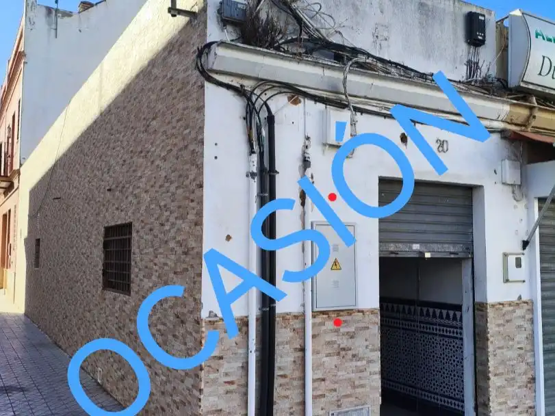 Vista exterior de Casa o xalet en venda en Mairena del Alcor, Sevilla