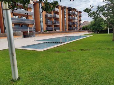 Baixos amb piscina en venda a Fenals