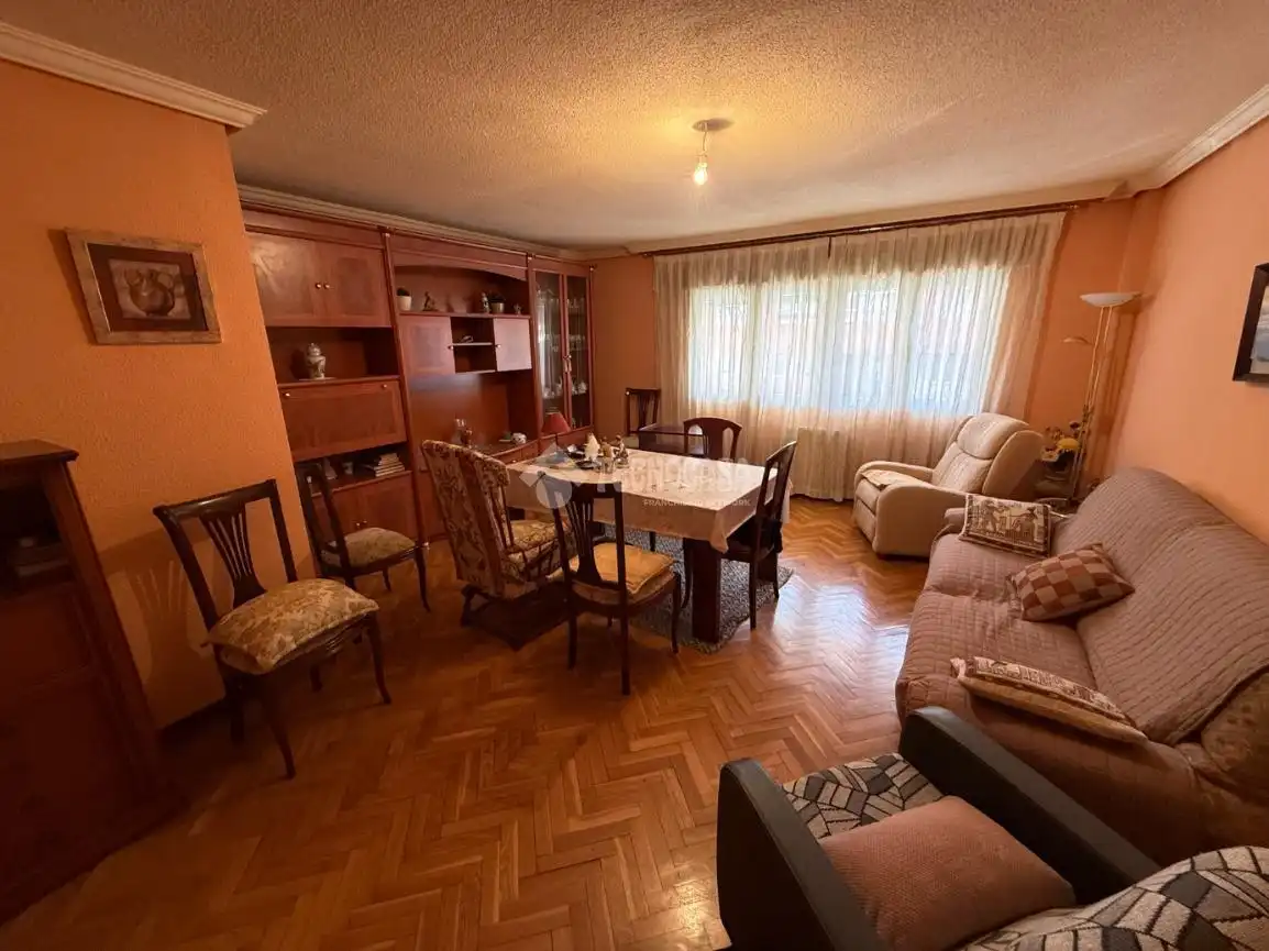 Wohnzimmer von Wohnung zum Verkauf in Guadalajara mit Heizung