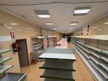 Gewerbefläche zum Verkauf in Barrax