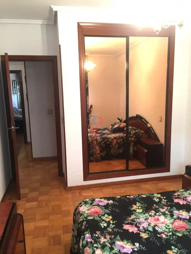Habitación de Apartamento en venta en Miranda de Ebro con Calefacción, Parquet y Trastero