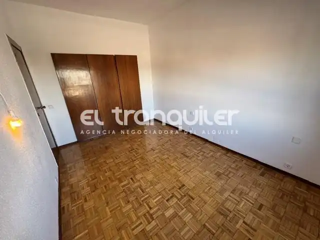 Dormitori de Àtic de lloguer en Madrid amb Aire condicionat, Parquet i Terrassa