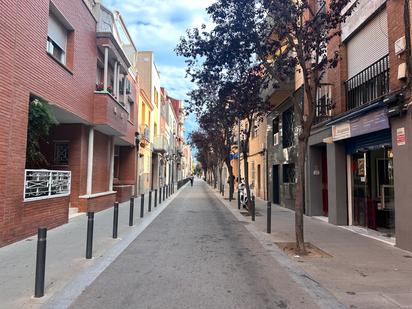 Exterior view of Single-family semi-detached for sale in  Barcelona Capital  with Terrace