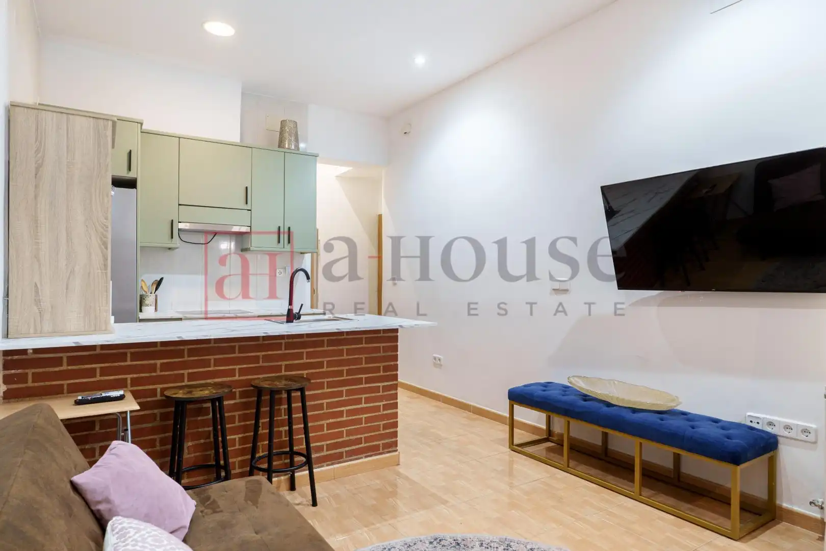 Exterior view of Ground floor for sale in Madrid  with Air Conditioner, Heating and Furnished