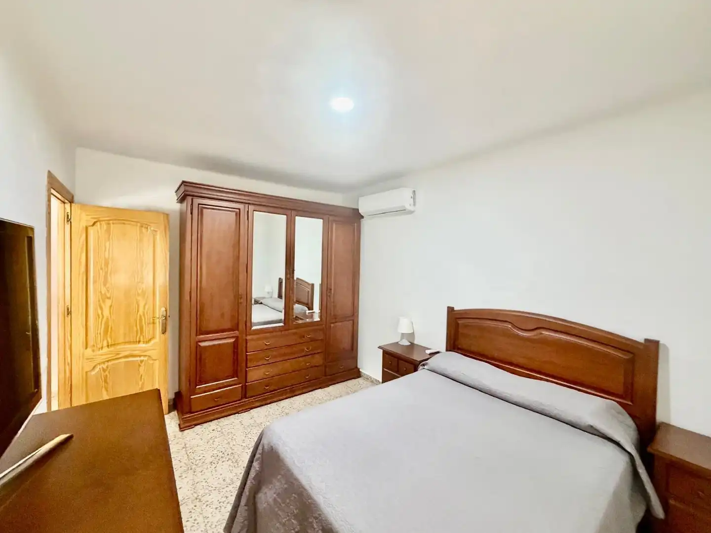 Schlafzimmer von Wohnung zum Verkauf in Málaga mit Klimaanlage, Privatgarten und Möbliert