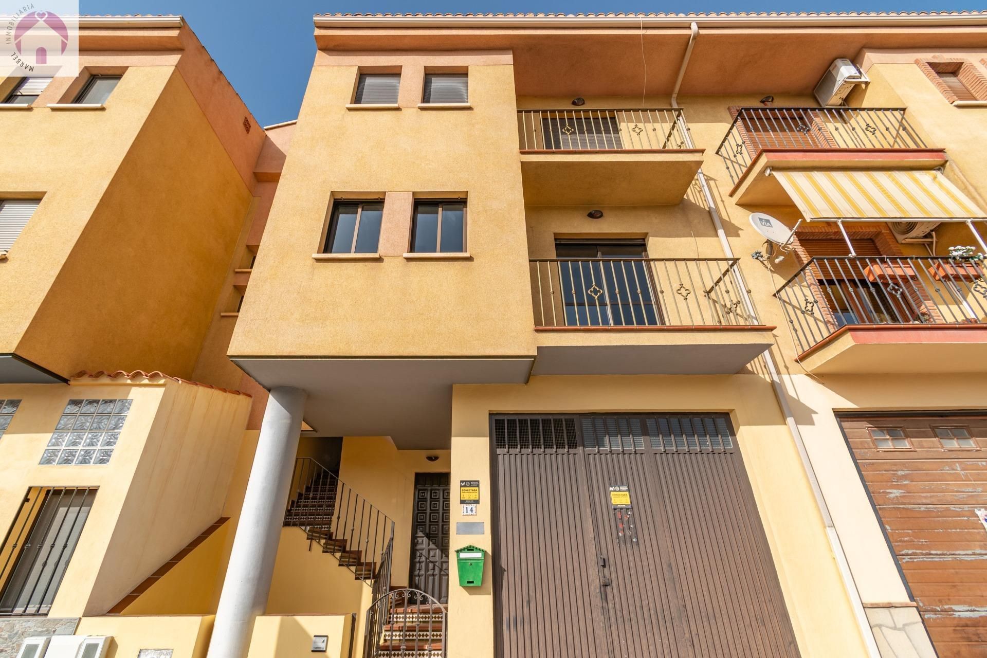 Vista exterior de Dúplex en venda en Guadix amb Calefacció i Balcó