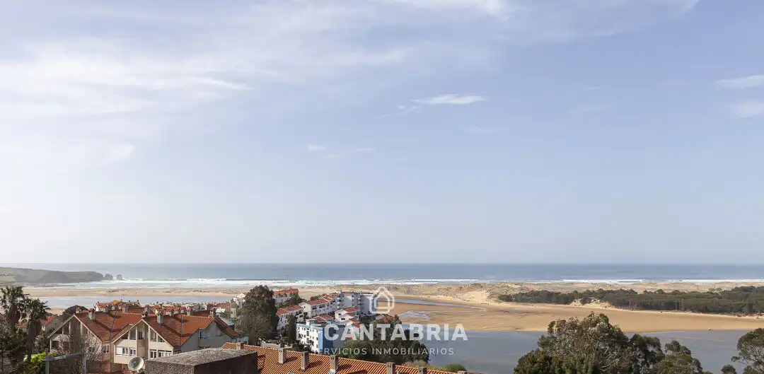 Vista exterior de Dúplex en venda en Miengo amb Calefacció i Traster