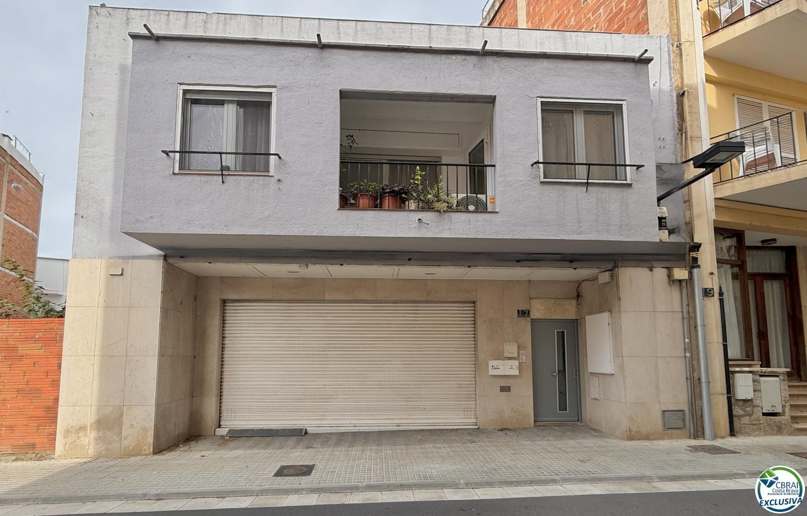 Exterior view of Flat for sale in Roses  with Air Conditioner, Heating and Terrace