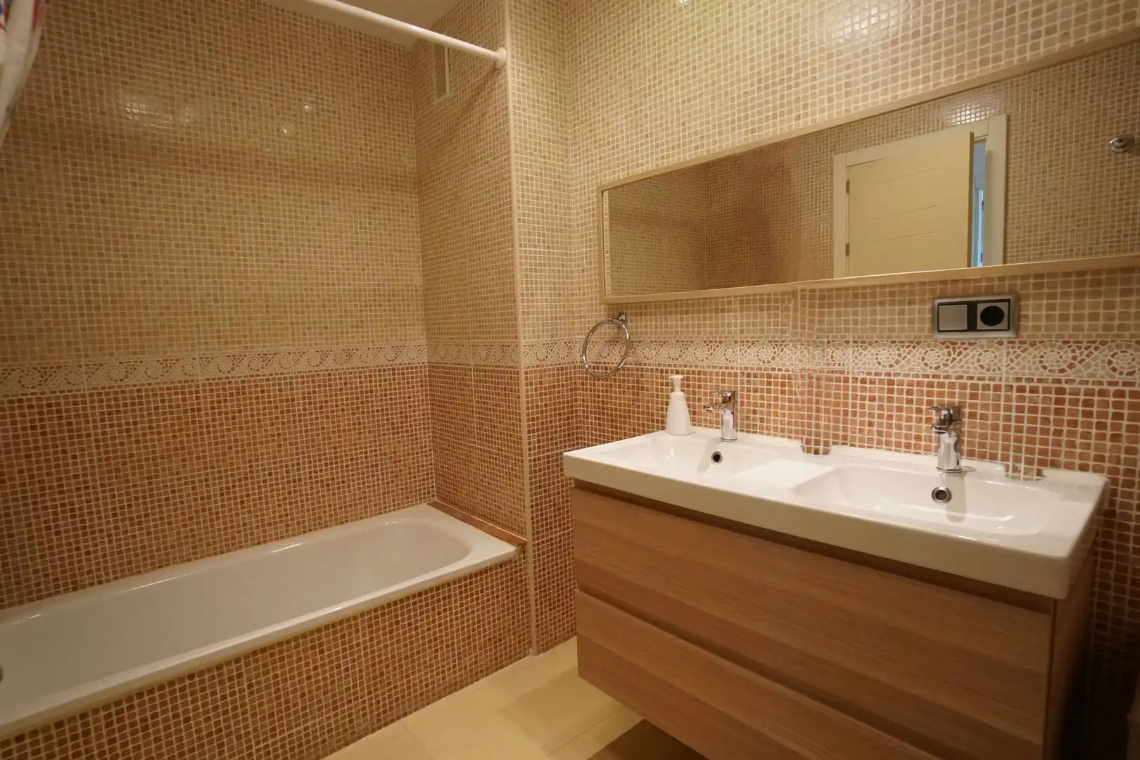 Bathroom of Flat for rent in Las Palmas de Gran Canaria  with Private garden, Storage room and Furnished