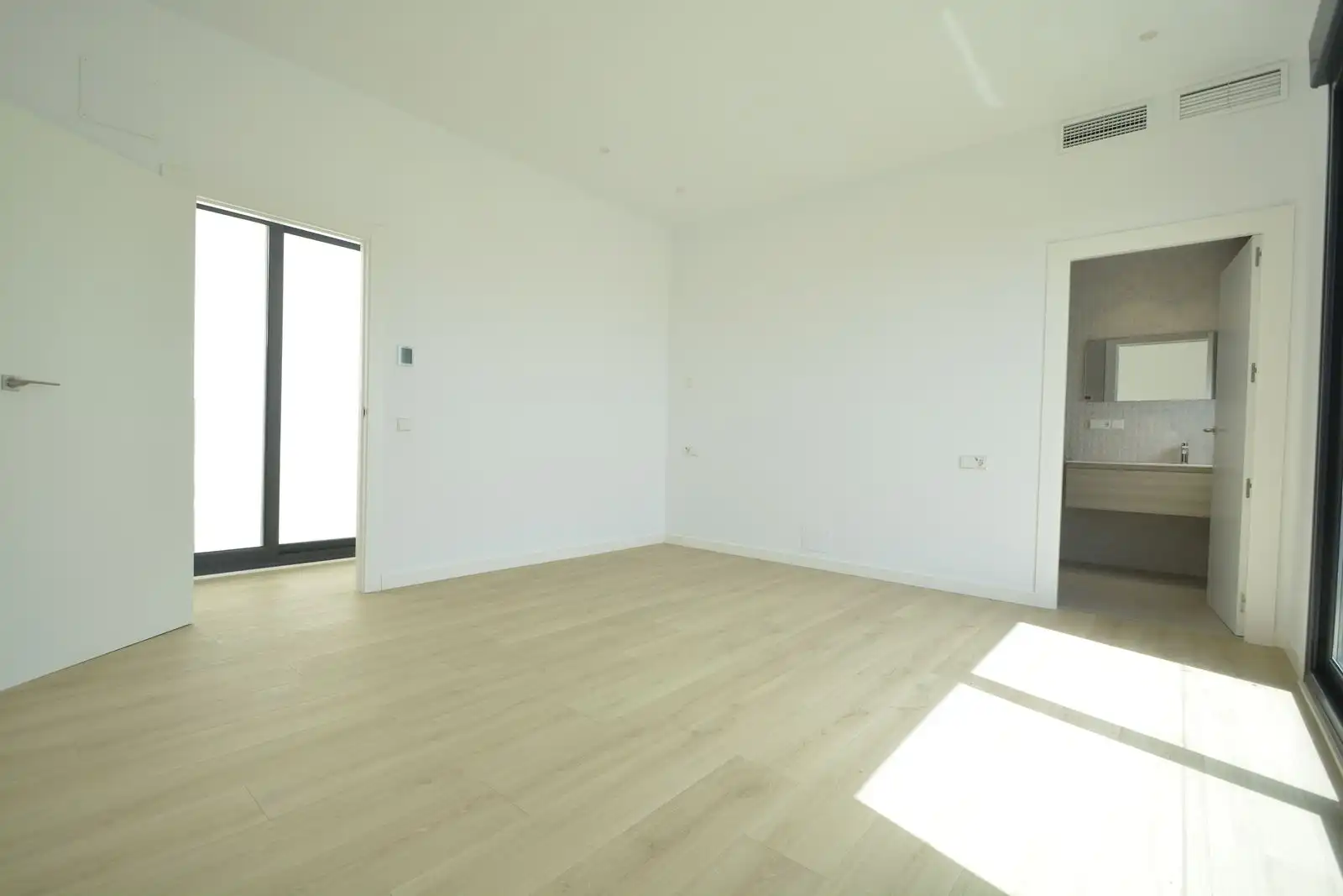 Bedroom of Houses for sale in Marbella  with Air Conditioner, Private garden and Terrace