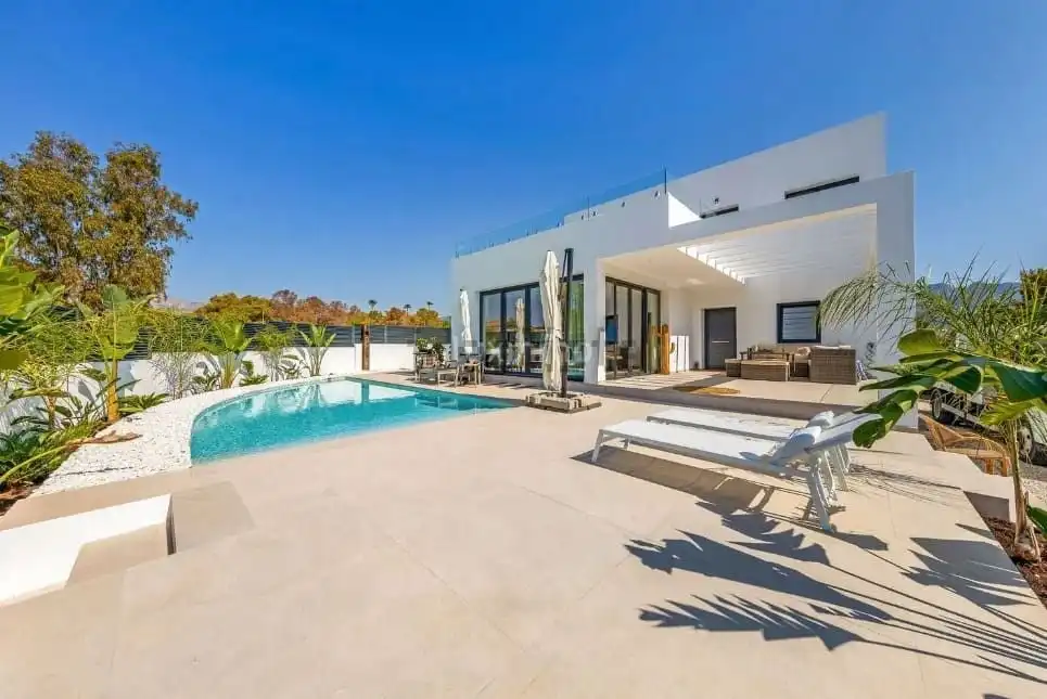 Casa amb piscina en venda a El Tossal - Bello Horizonte
