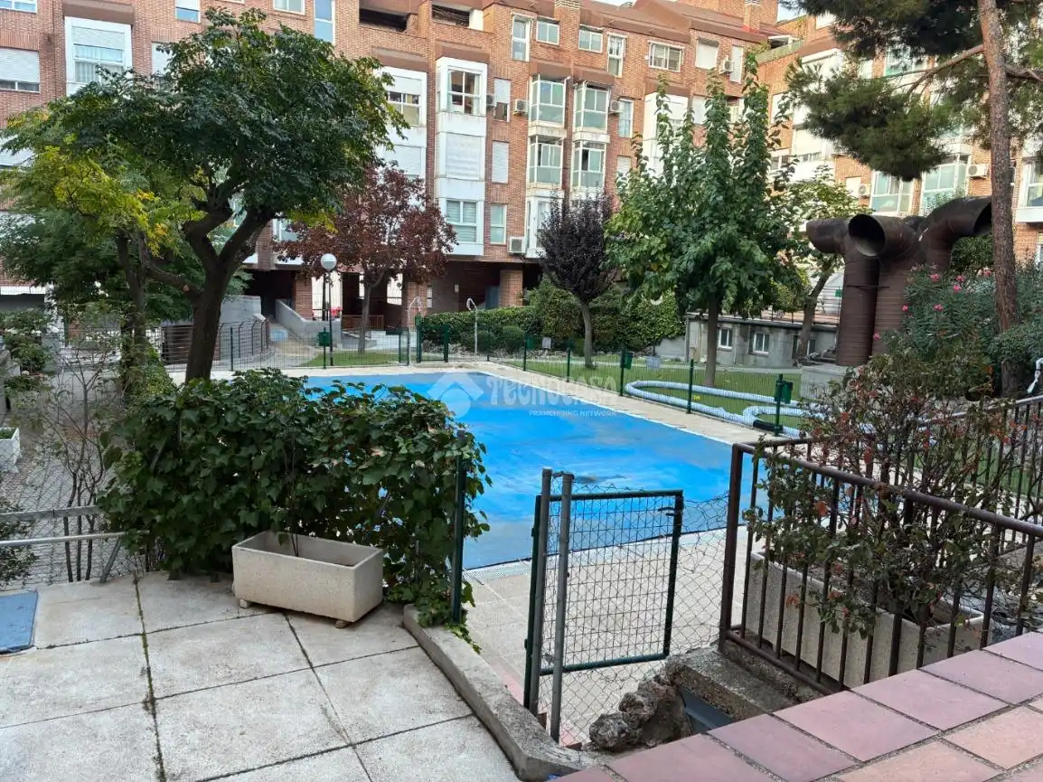 Vista exterior de Pis en venda en Fuencarral - El Pardo