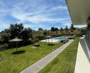 Swimming pool of Flat for sale in Boadilla del Monte  with Air Conditioner, Heating and Private garden