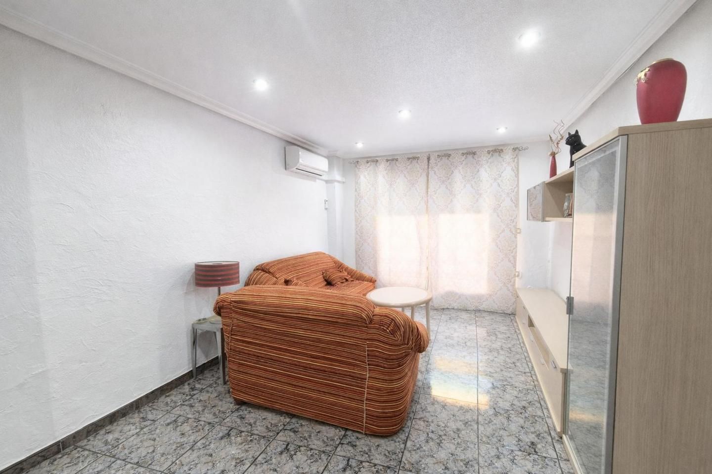 Habitación de Piso en venta en Elche / Elx con Aire acondicionado, Amueblado y Balcón