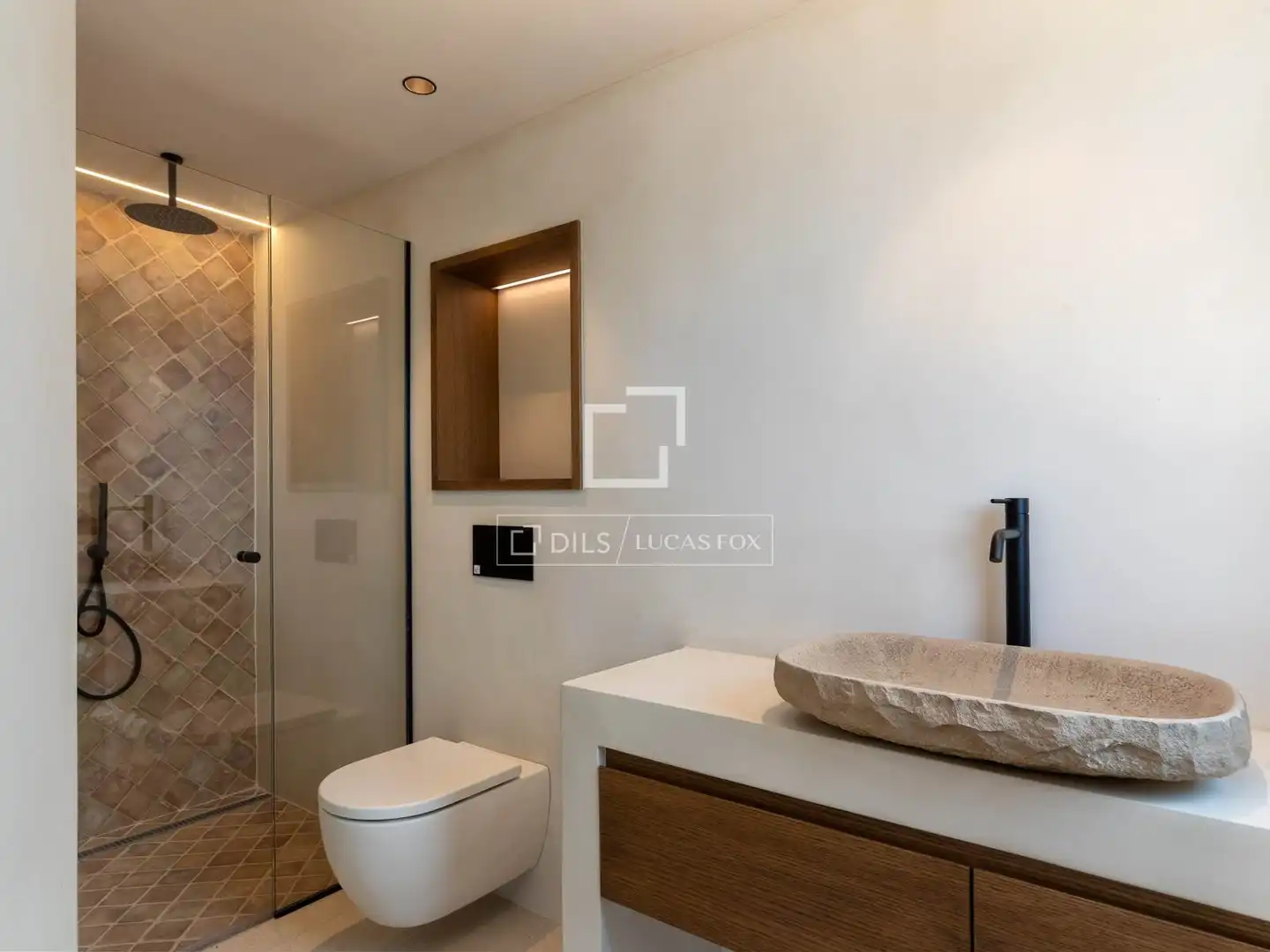Badezimmer von Haus oder Chalet zum Verkauf in Lloret de Mar mit Klimaanlage, Heizung und Privatgarten