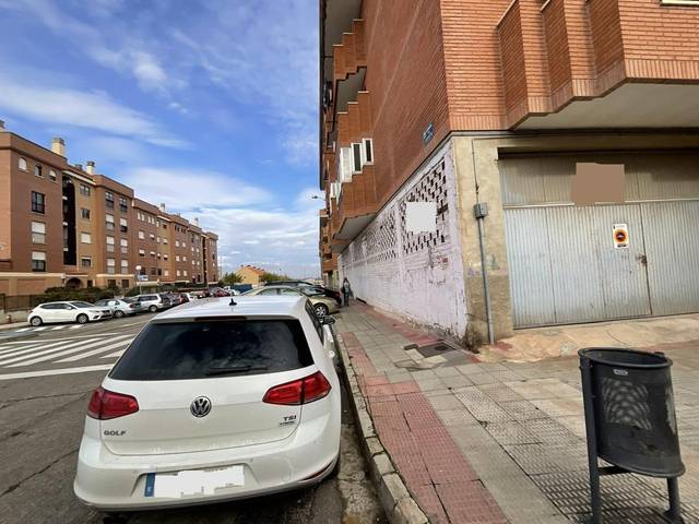 Local comercial en Venta en Avenida Calahorra en Santo Domingo de la Calzada