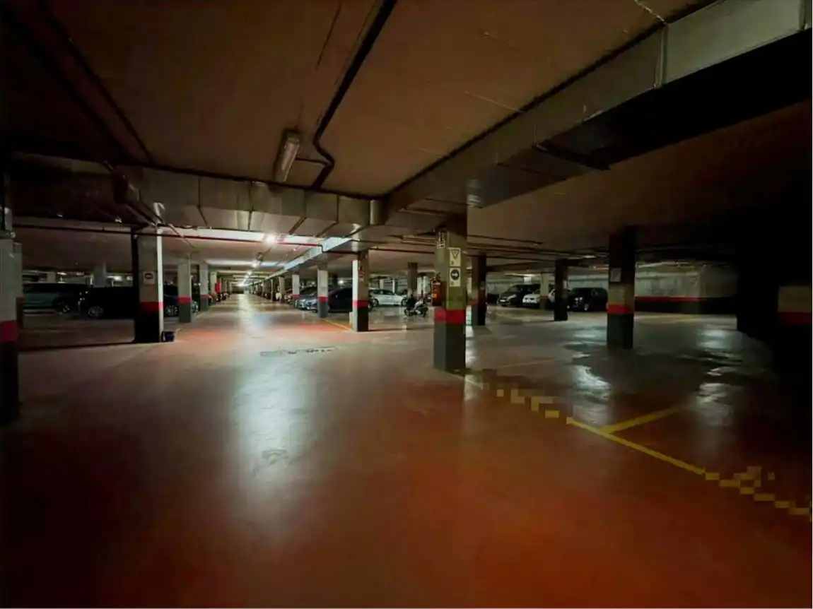 Parkplatz von Garage zum Verkauf in Getafe