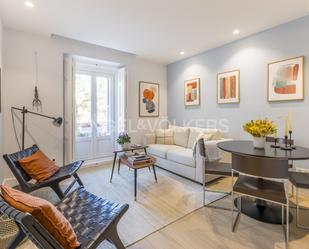 Exterior view of Apartment to rent in  Madrid Capital  with Air Conditioner, Heating and Furnished