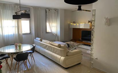 Living room of Flat for sale in  Sevilla Capital