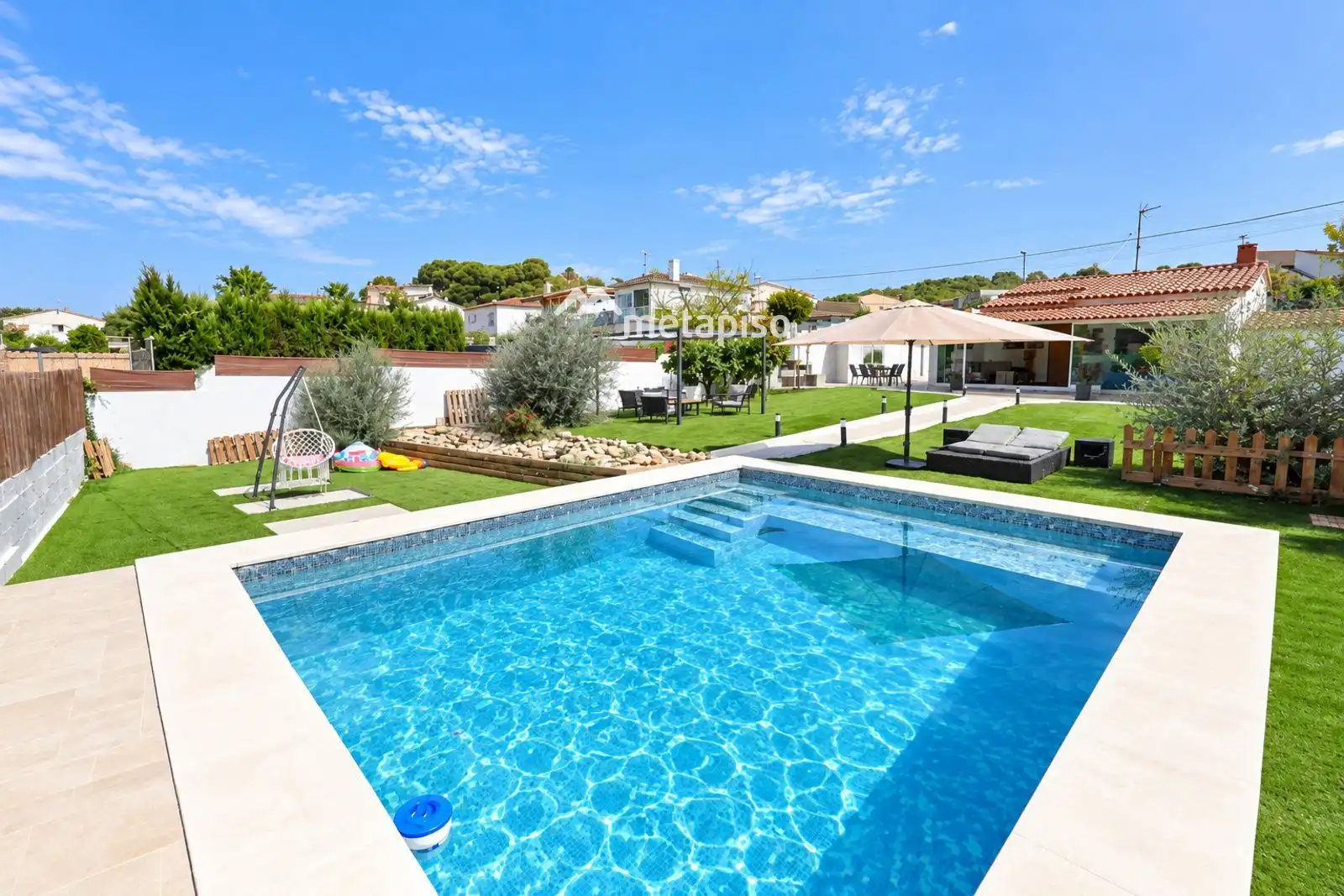 Xalet amb piscina en venda a LLESSIU