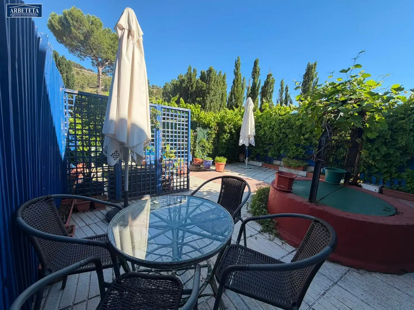 Terrasse von Einfamilien-Reihenhaus zum Verkauf in Centenera mit Heizung, Privatgarten und Schwimmbad