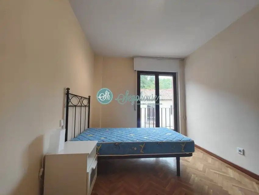 Bedroom of Flat for rent in Segovia  with Heating, Parquet flooring and Terrace