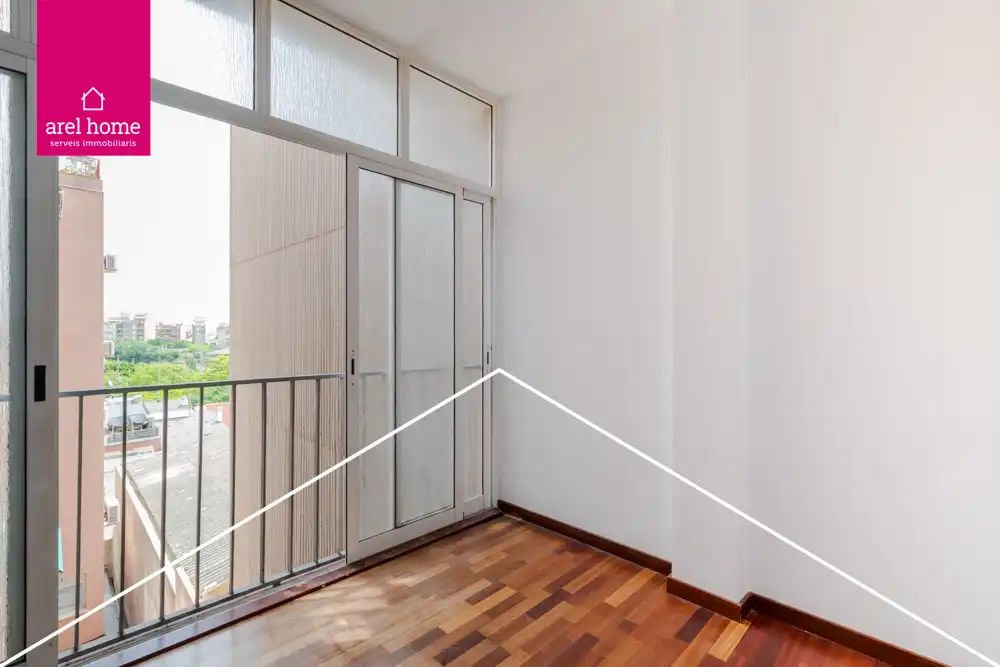 Terraza de Piso en venta en Esplugues de Llobregat con Calefacción, Parquet y Balcón