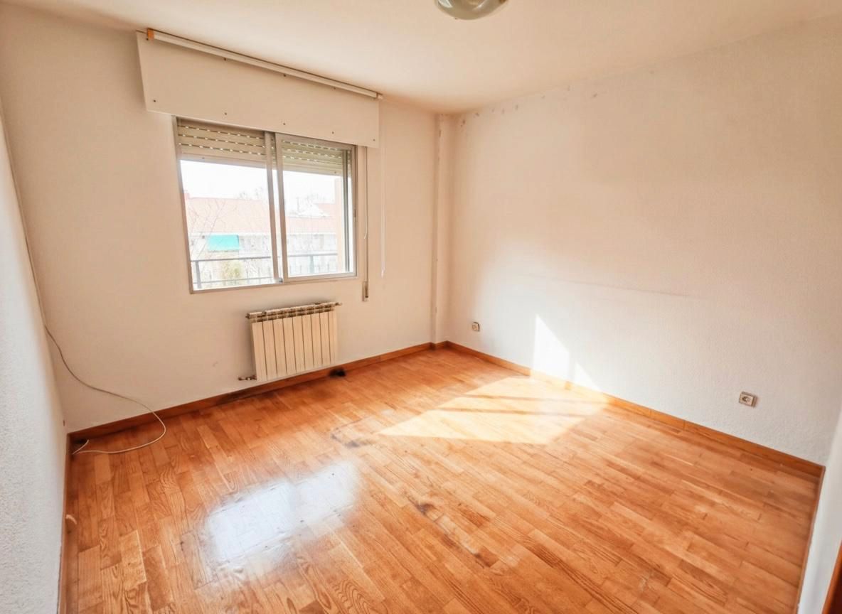 Habitación de Piso en venta en Móstoles con Calefacción, Parquet y Terraza