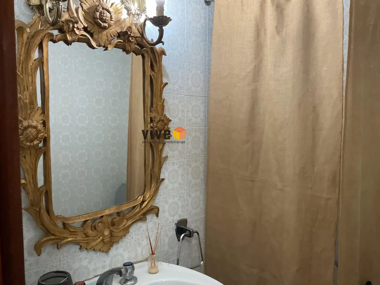 Bathroom of Flat for sale in Sevilla  with Air Conditioner, Heating and Terrace