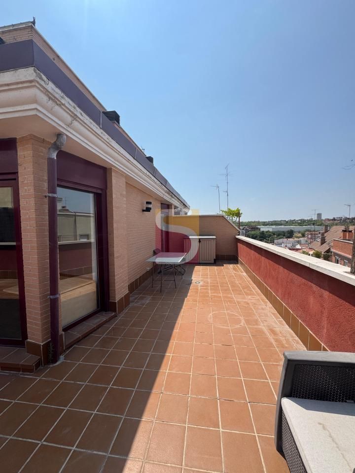 Terraza de Dúplex de alquiler en  Madrid Capital con Aire acondicionado, Calefacción y Terraza