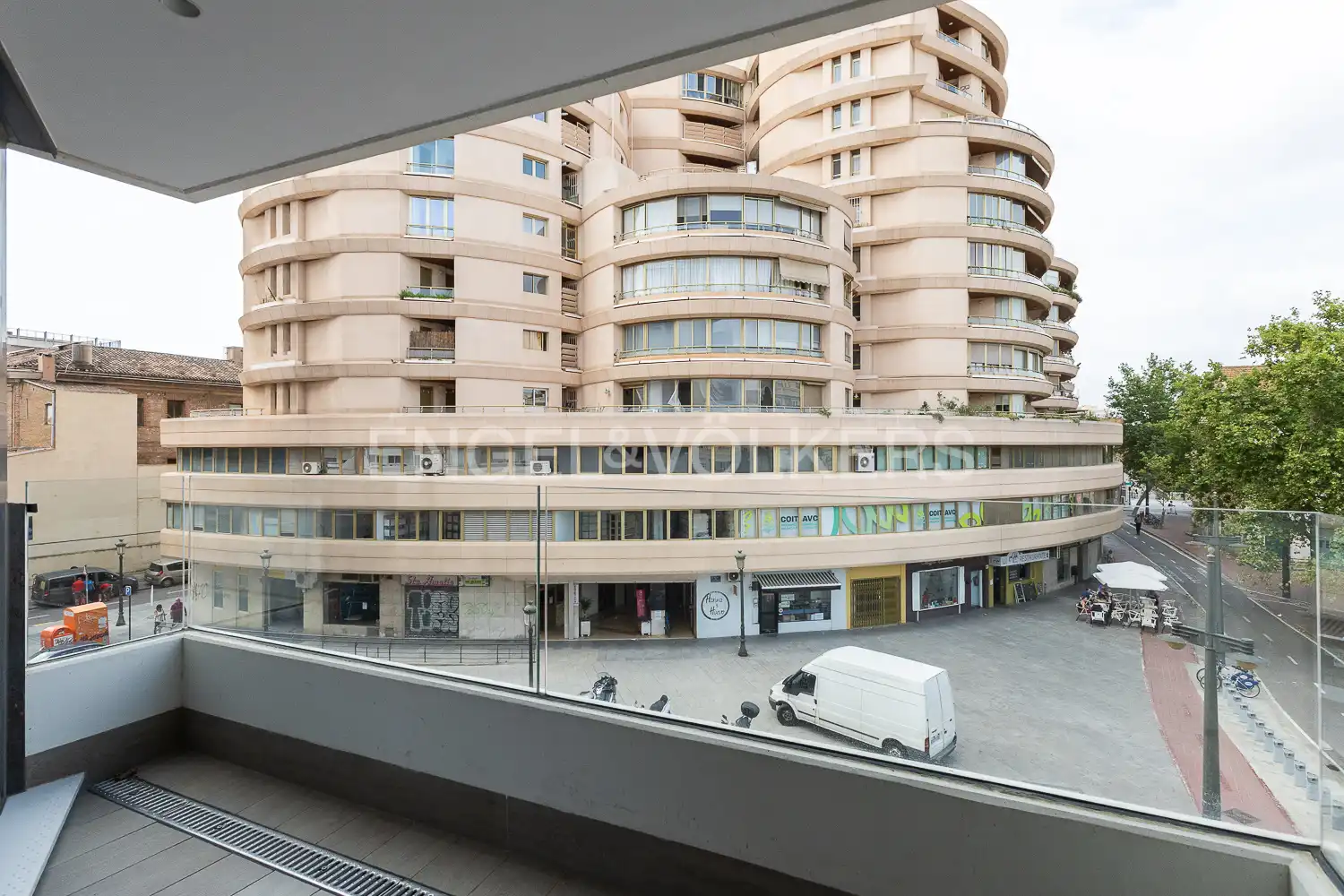 Außenansicht von Wohnung zur Miete in Valencia mit Klimaanlage, Heizung und Terrasse