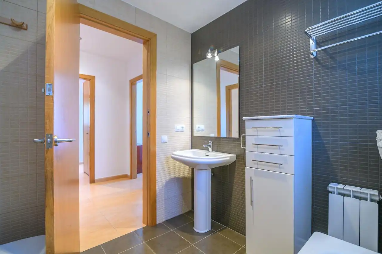 Bany de Casa o xalet en venda en Castellnou de Bages amb Jardí privat, Terrassa i Piscina