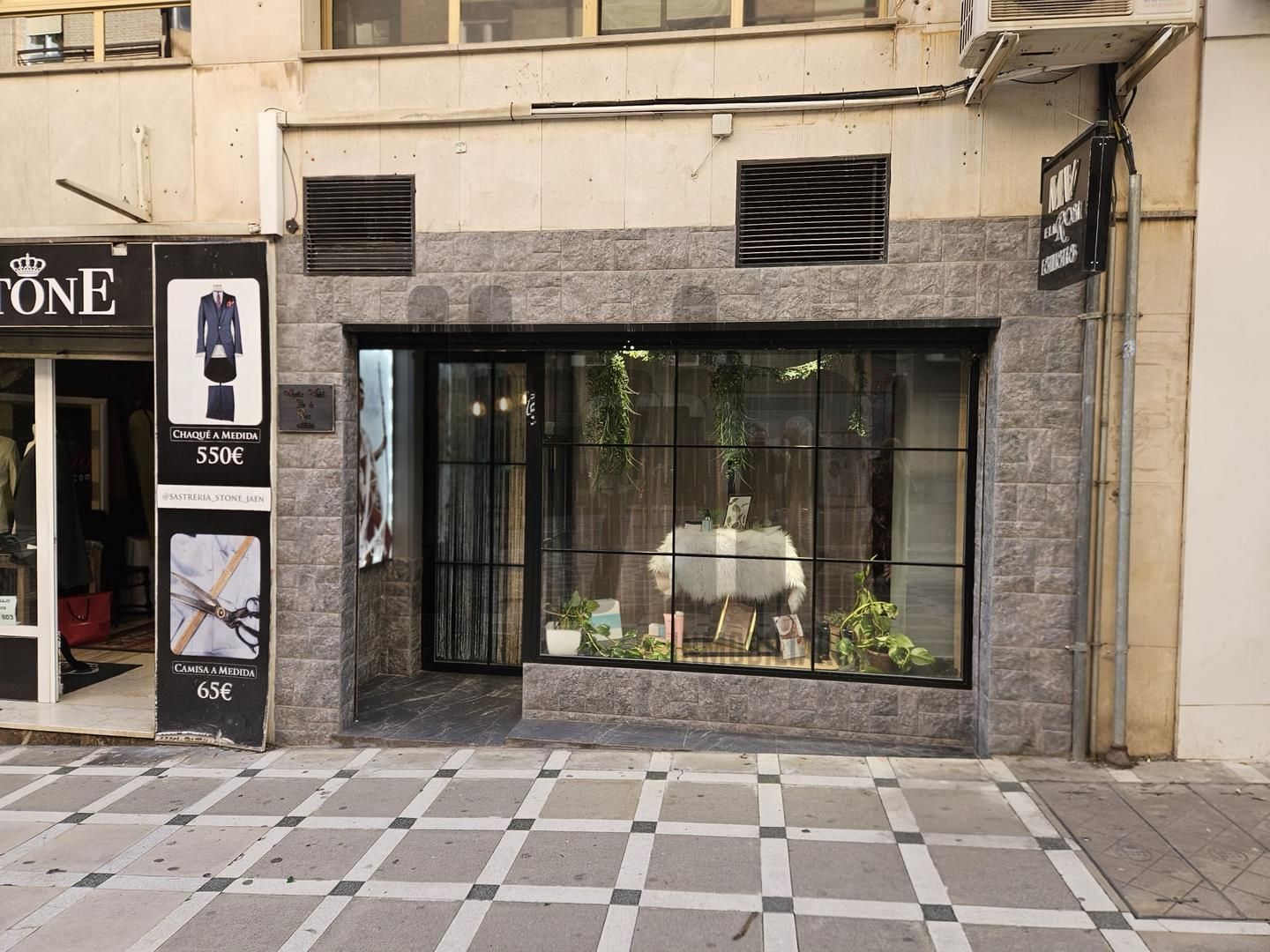 Local de lloguer en  Jaén Capital amb Aire condicionat