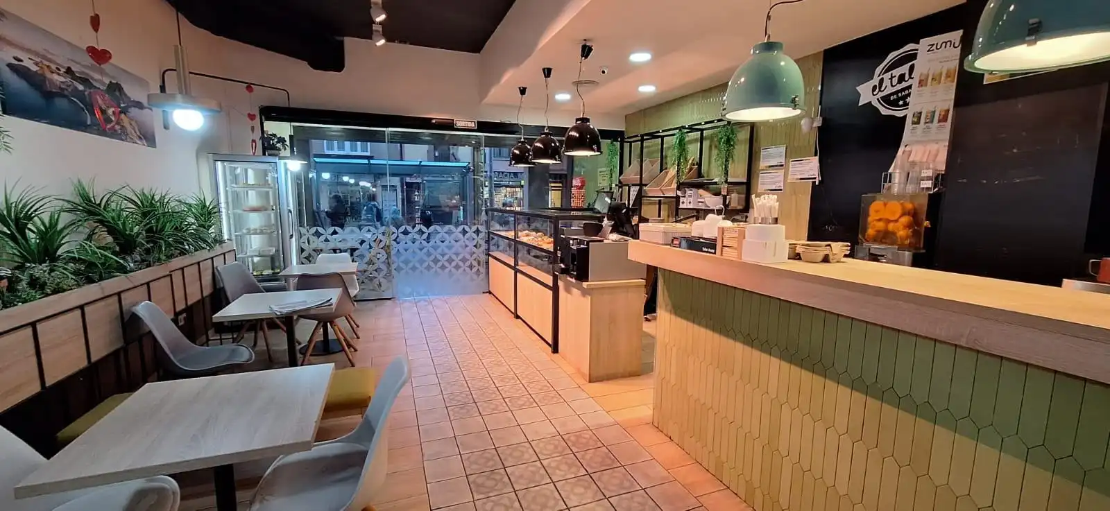 Locale commerciale in cessione a Carrer Carrer Rambla, 166
