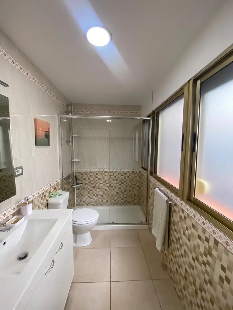 Baño de Piso de alquiler en Las Palmas de Gran Canaria con Amueblado