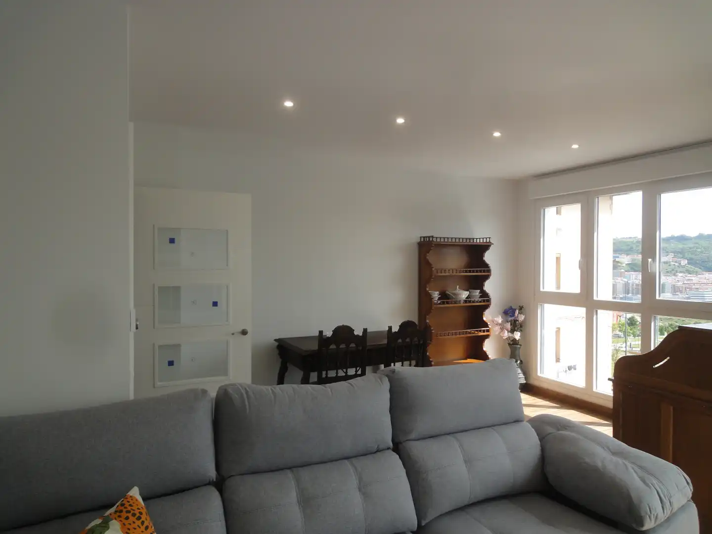 Wohnzimmer von Wohnung zur Miete in Bilbao  mit Heizung, Möbliert und Balkon