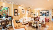 Living room of Flat for sale in  Madrid Capital  with Air Conditioner, Heating and Community pool