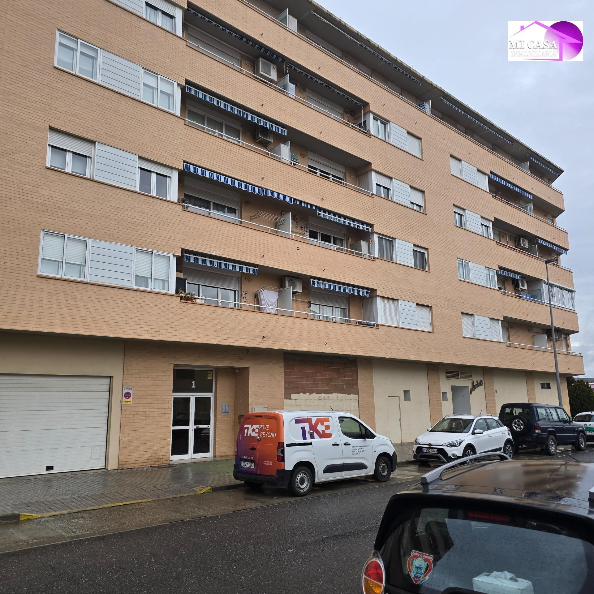 Vista exterior de Dúplex en venda en Calatayud amb Calefacció, Terrassa i Balcó