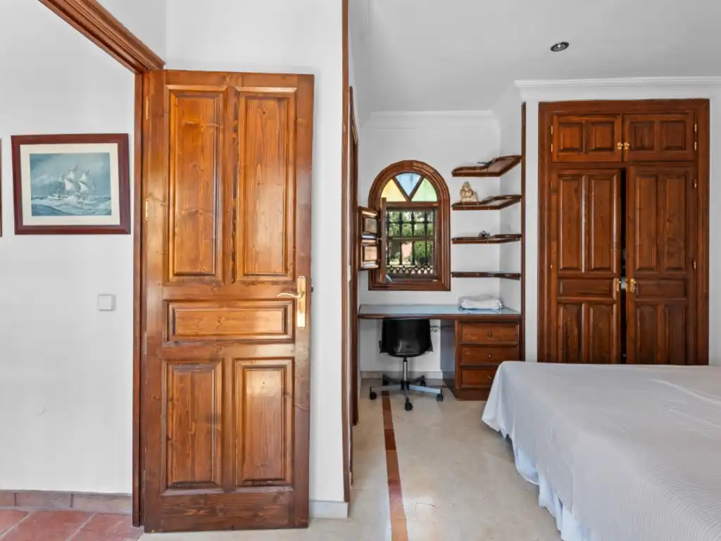 Bedroom of Houses for sale in Benalmádena