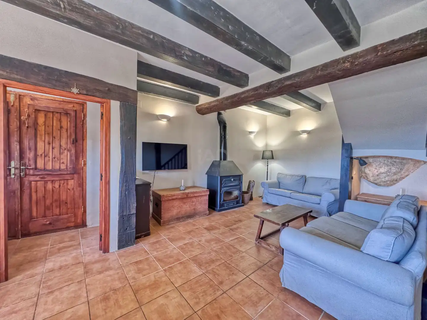 Sala d'estar de Finca rústica en venda en Rubielos de Mora amb Calefacció i Terrassa