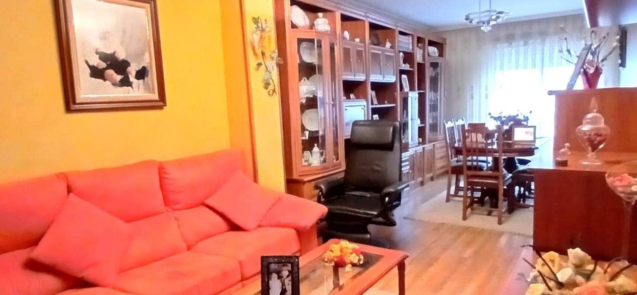 Living room of Flat for sale in Villablino  with Heating, Parquet flooring and Terrace