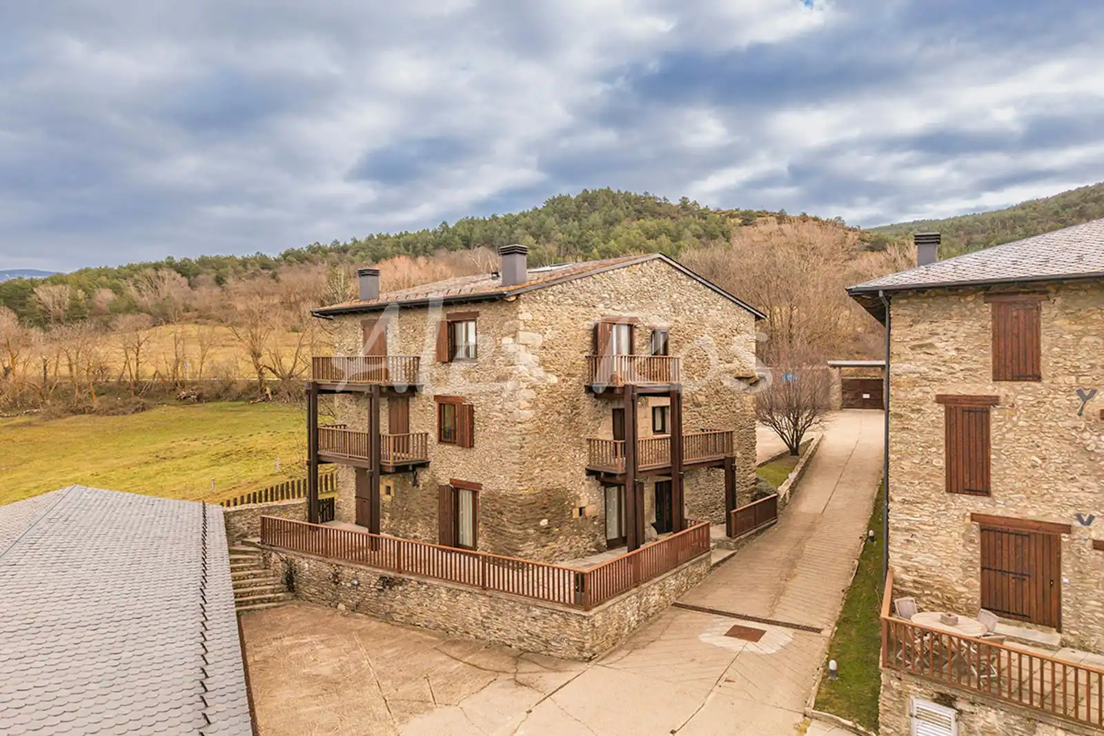 Vista exterior de Casa o chalet en venta en Fontanals de Cerdanya con Piscina y Piscina comunitaria