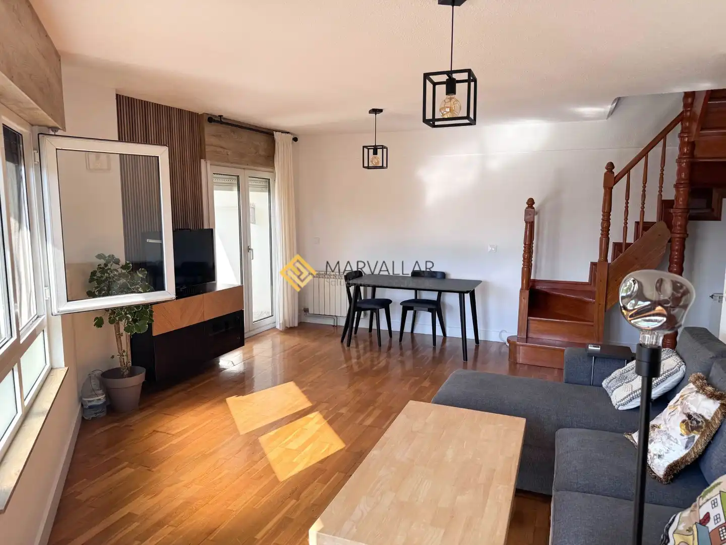 Sala de estar de Dúplex de alquiler en Santa Cruz de Bezana con Calefacción, Terraza y Amueblado