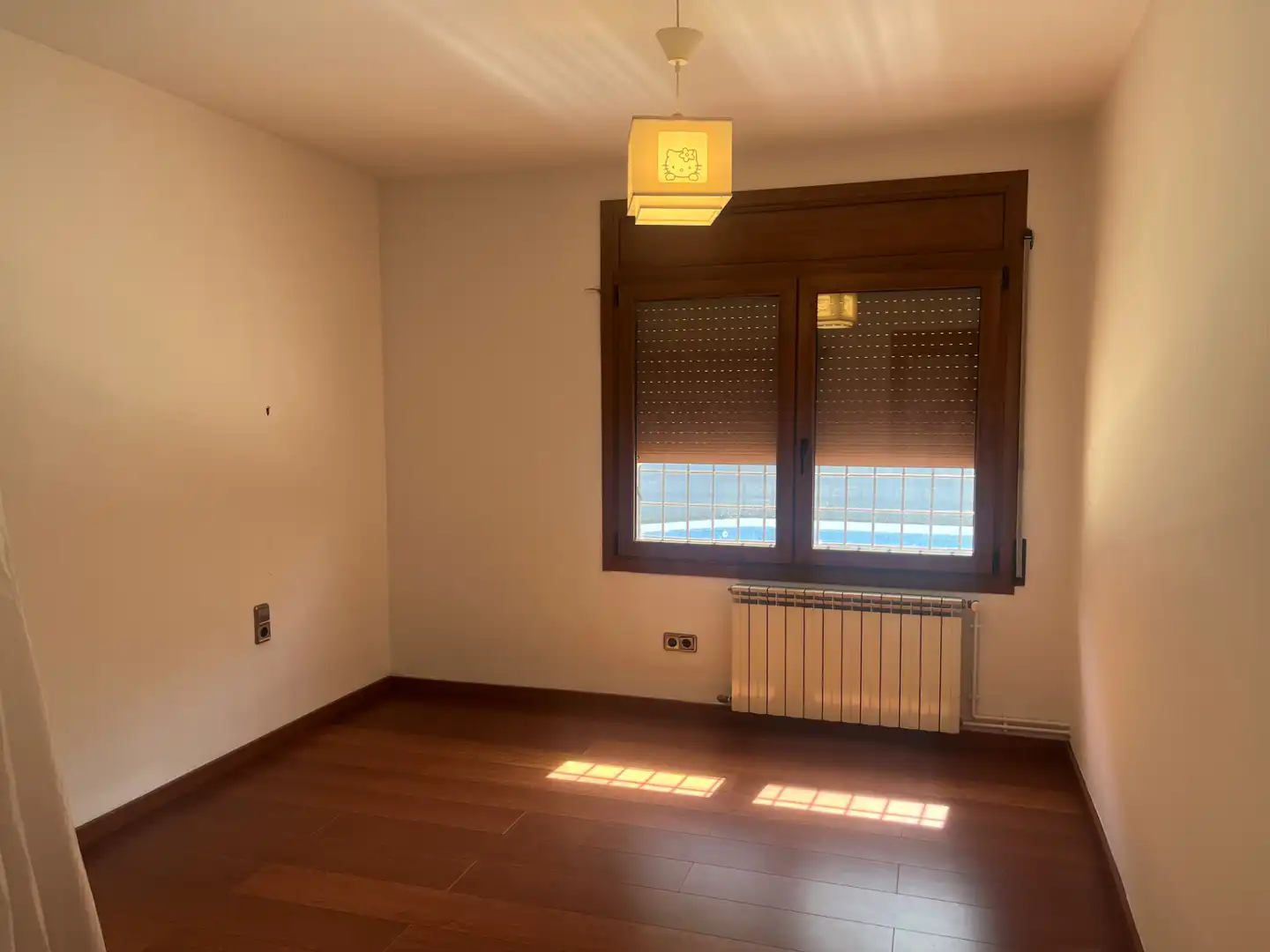 Habitación de Casa o chalet en venta en Quart con Aire acondicionado, Calefacción y Jardín privado