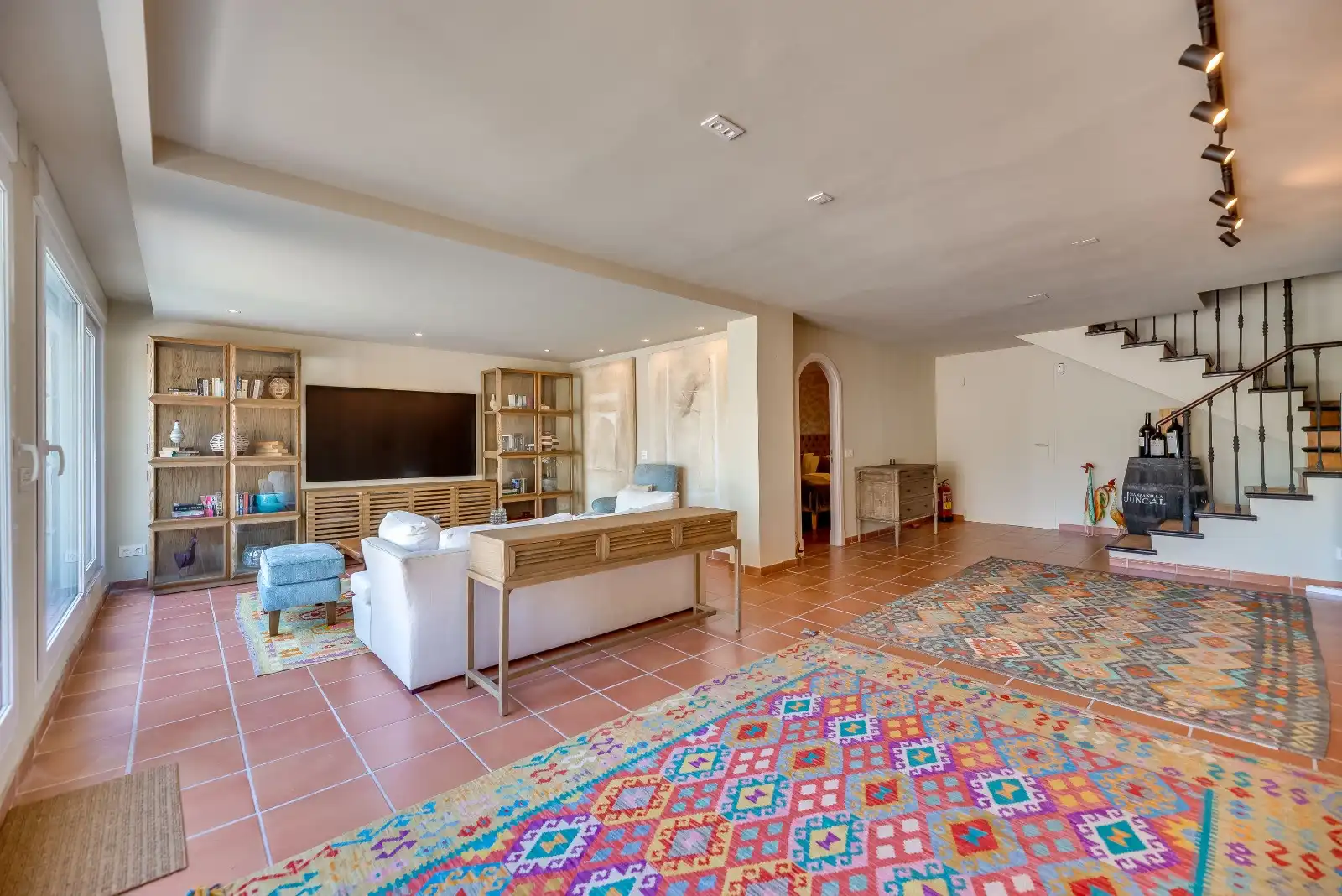 Sala d'estar de Casa o xalet en venda en Marbella amb Aire condicionat, Jardí privat i Terrassa
