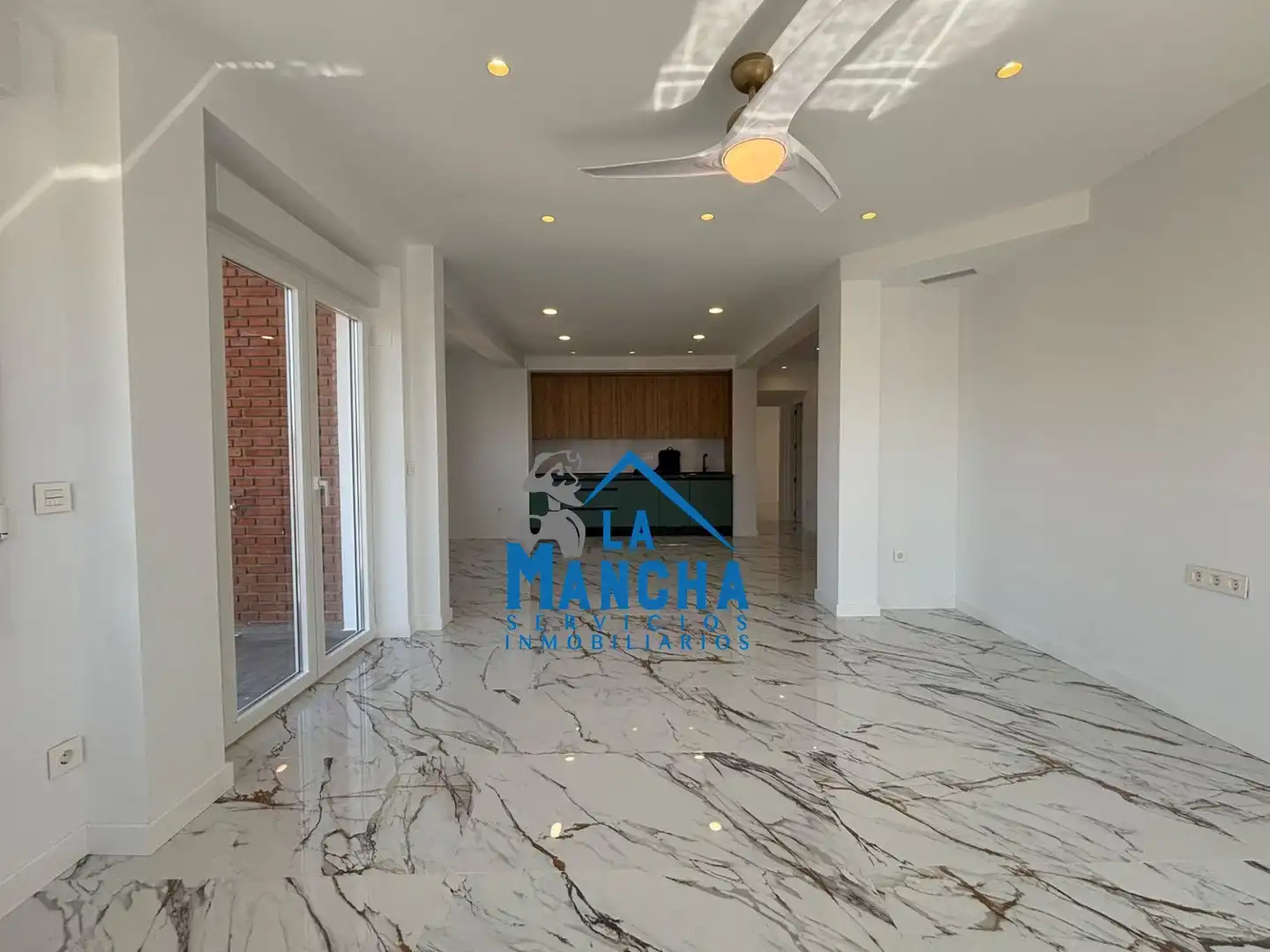 Sala de estar de Piso en venta en Albacete con Calefacción, Amueblado y Balcón