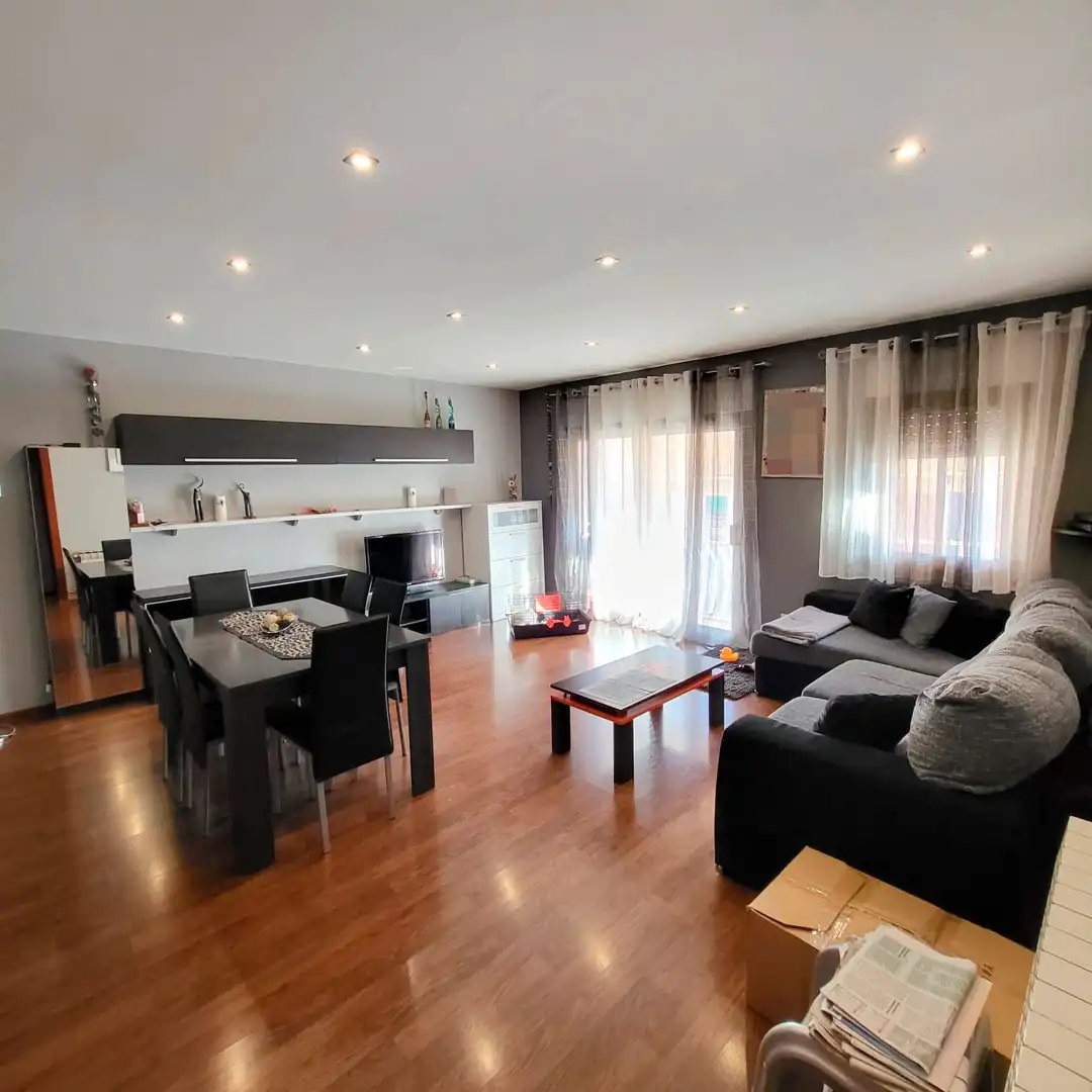Living room of Flat for rent in Sabadell  with Air Conditioner, Heating and Parquet flooring